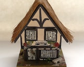 Music Box Greensleeves Vintage Hunter's Inn Cottage by Pauline Ralph made in England