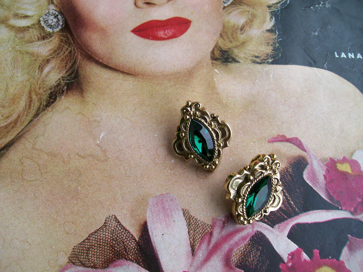 Vintage Green Rhinestone Gold Tone clip on earrings Wedding Bridal