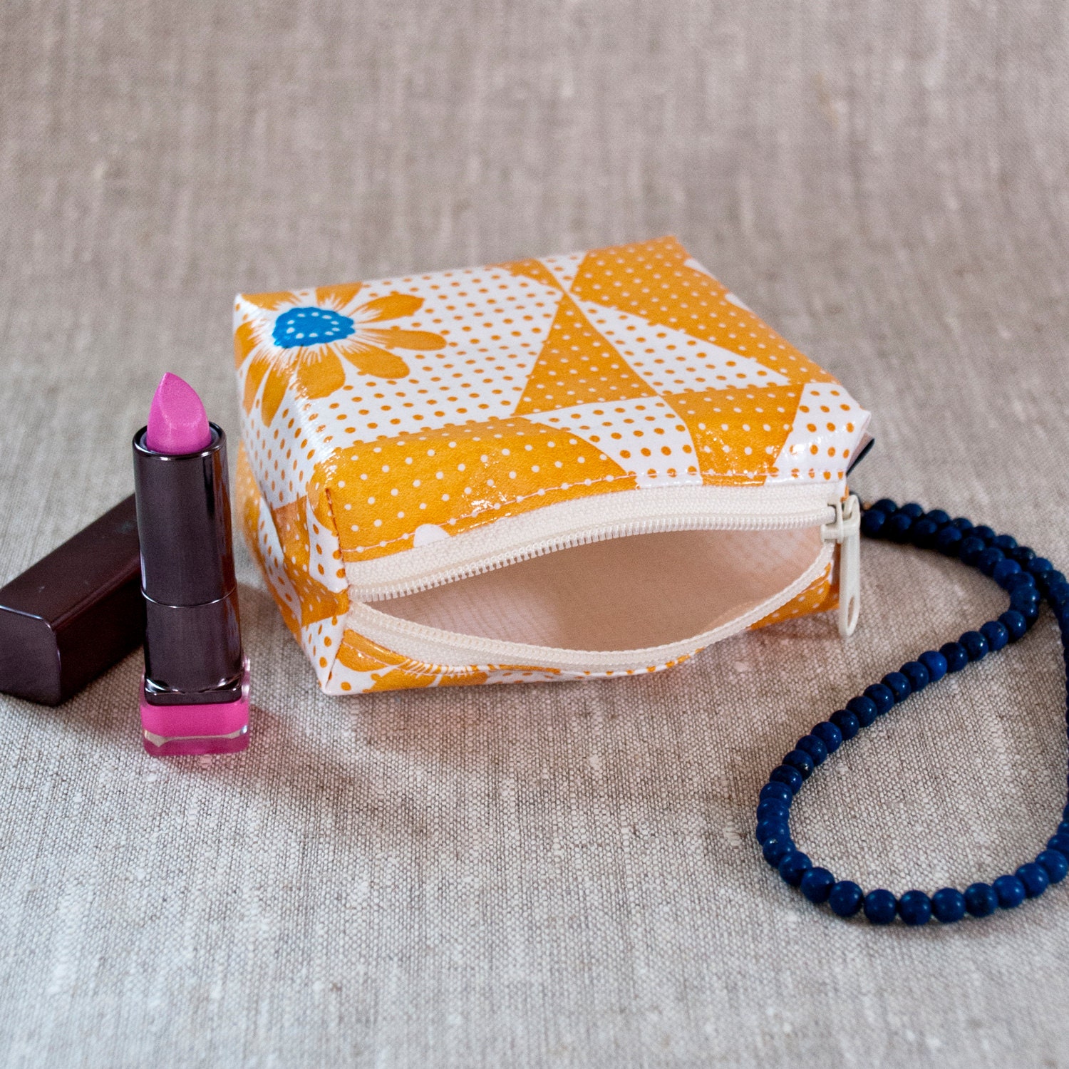 Purse Pouch Makeup Bag Pill Case Daisy Oilcloth