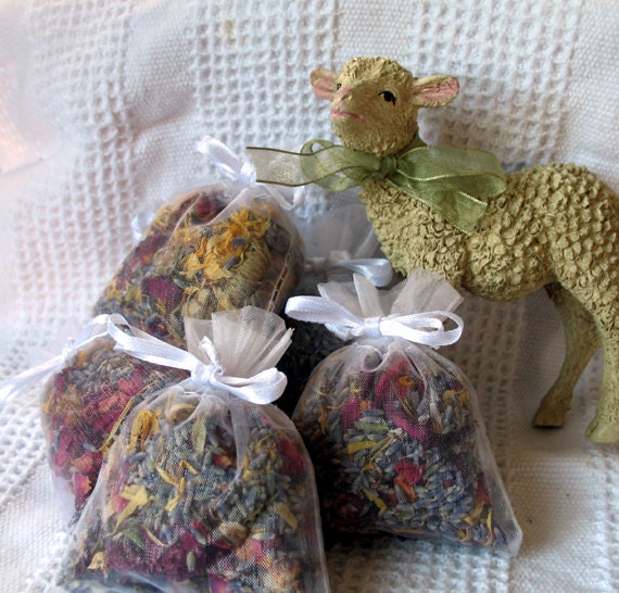 Christmas in July Sale Herbal Potpourri Sachets Set of 6 by LLFarm