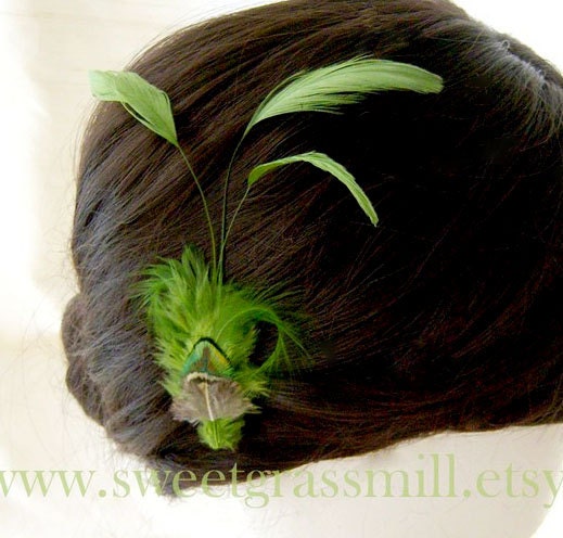 Fascinator - MOSSY PLUME - Green Peacock Moss Feather Clip