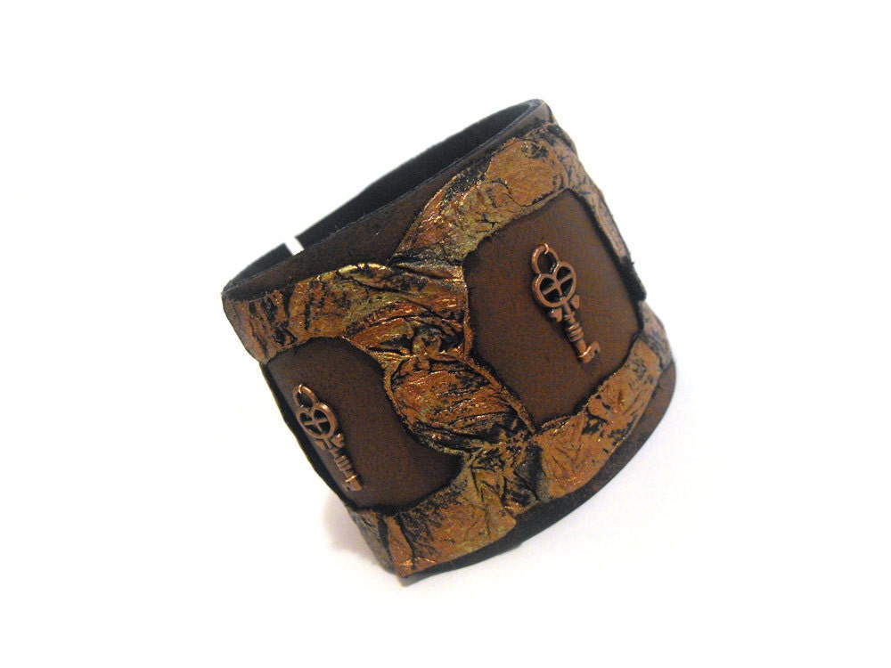 SALE Key charms leather bracelet