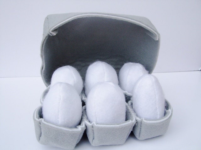 Felt Egg Carton with 6 eggs - Pretend Play - Pretend grocery item
