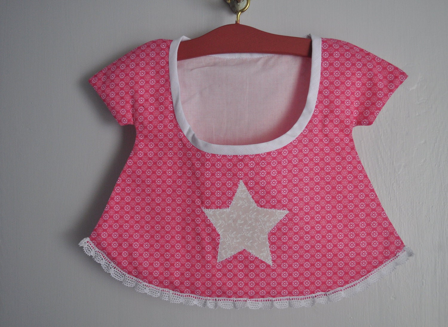 Candy Pink Peg Bag. Wardrobe Tidy or Bathroom Accessory with Handmade Wooden Hanger