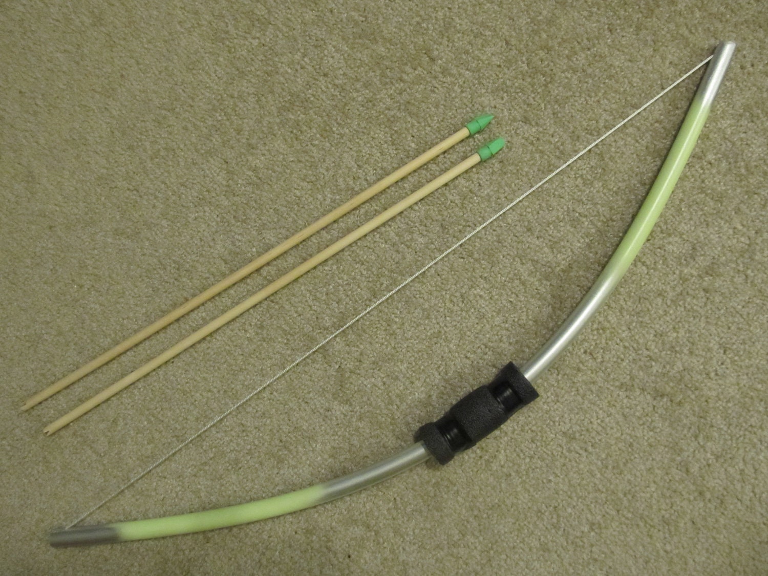 Small Bow  age 3-7 lime green/silver