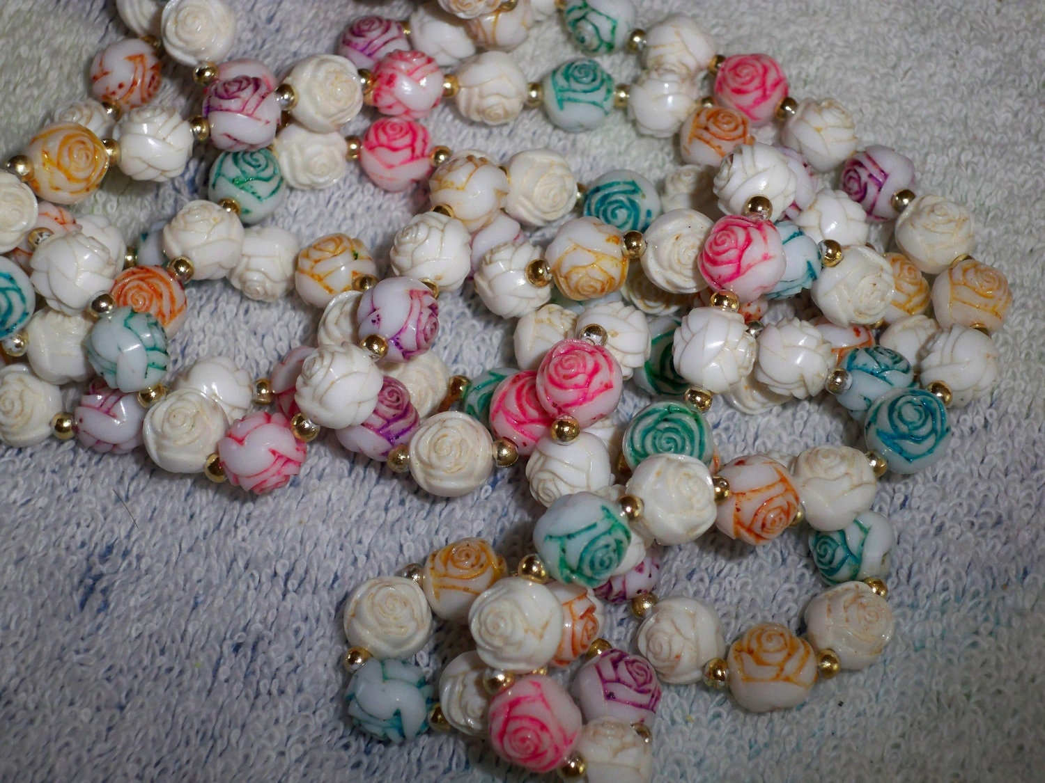 Vintage Plastic Rose Bud Bead necklace