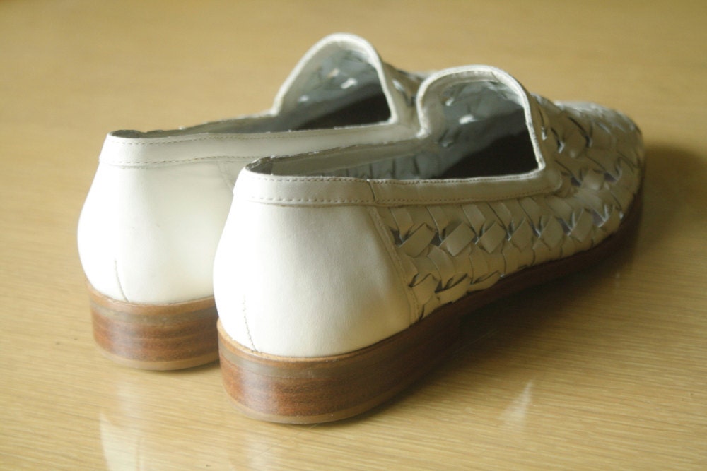 1980s woven leather off white preppy loafers size 6