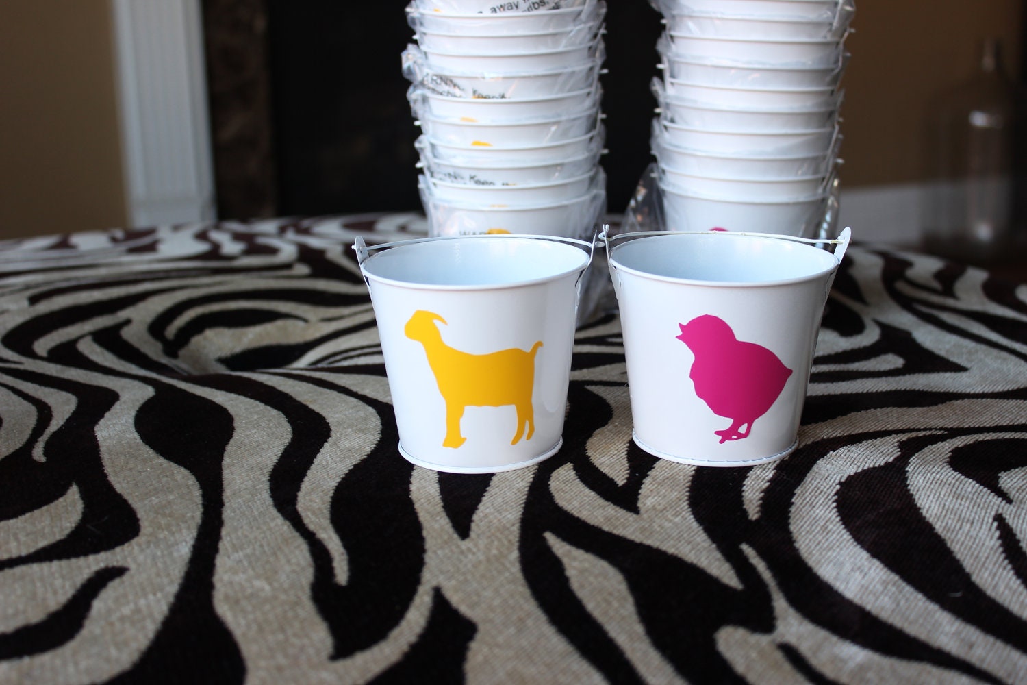 Farm Animal or Petting Zoo Themed Children's Party Favor Buckets/ Treat Bag with Your Choice of Logos, Style 1