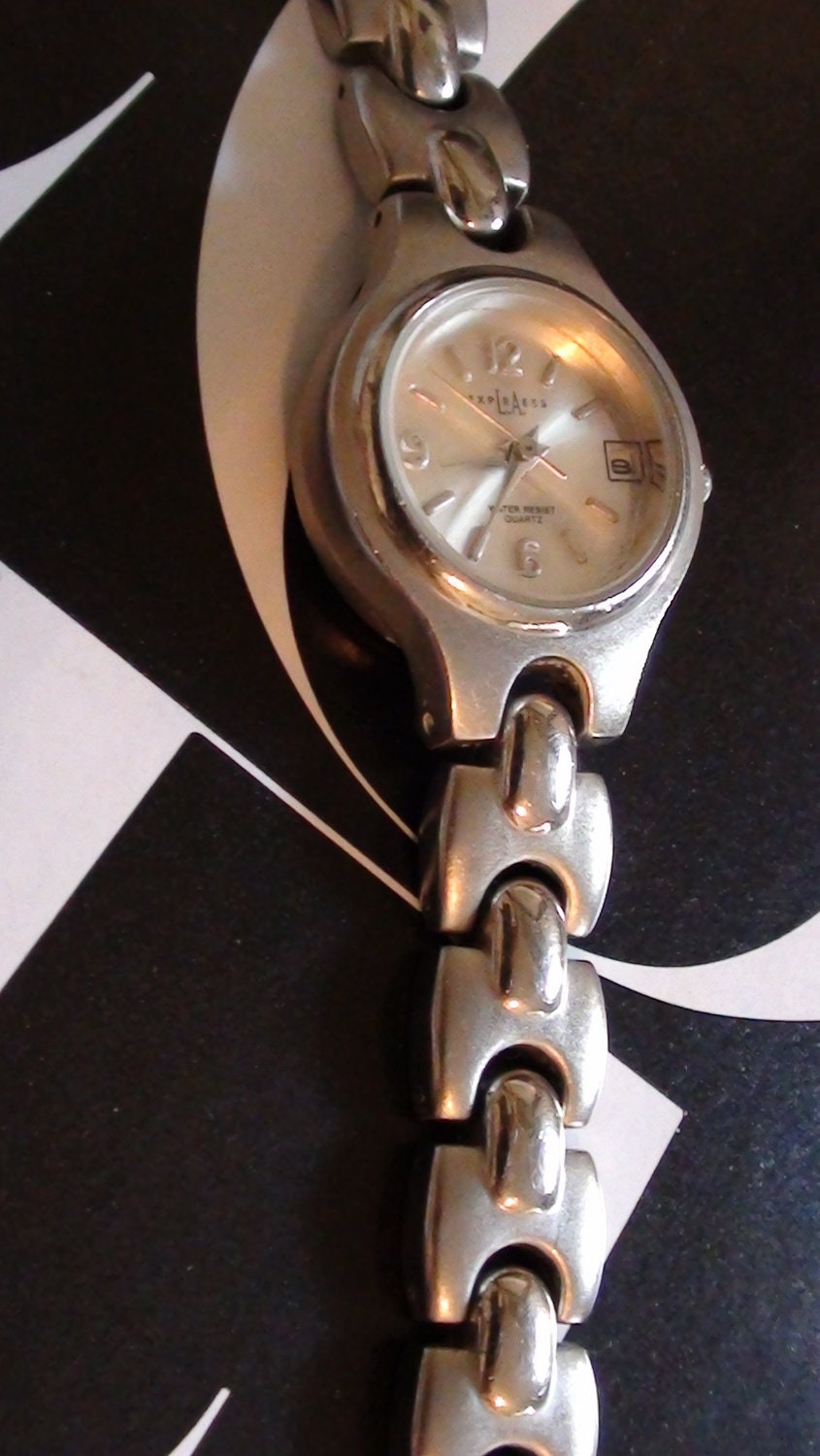 Women Wrist Vintage LA Express Quartz Watch by VINTAGEARTJEWELRY