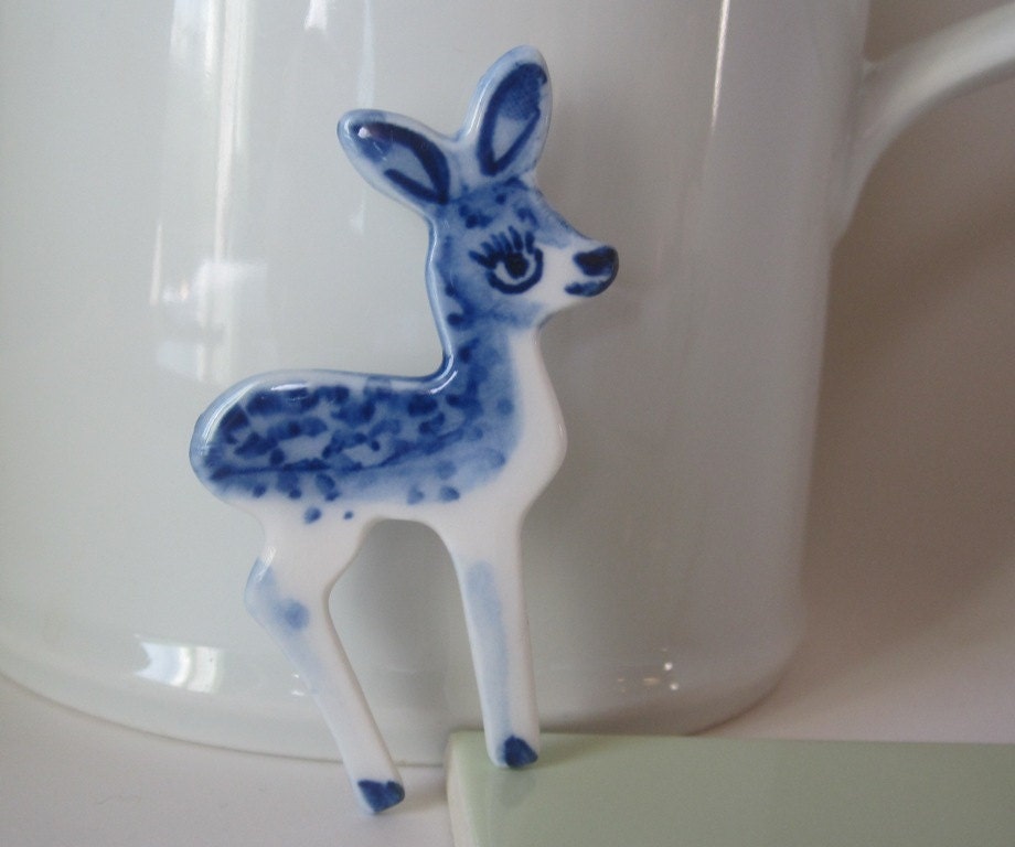 Fawn - Handpainted Delft porcelain Brooch