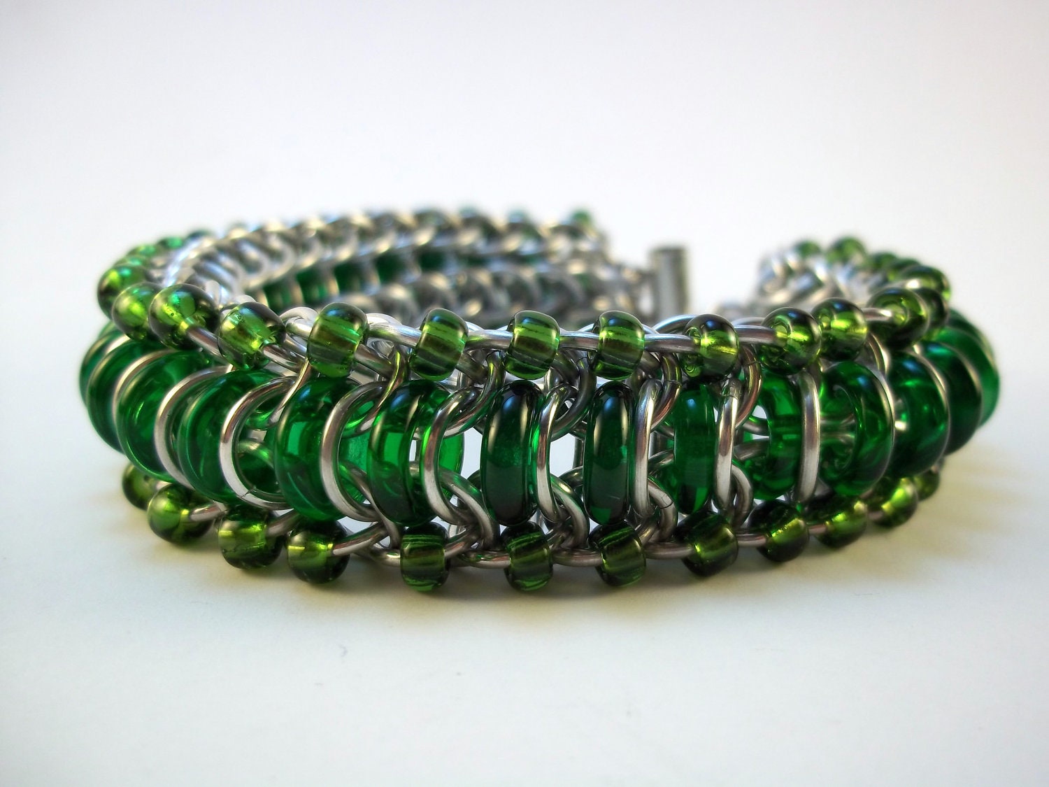 Chainmail and Glass Bracelet - Green and Silver "Glass Caterpillar"