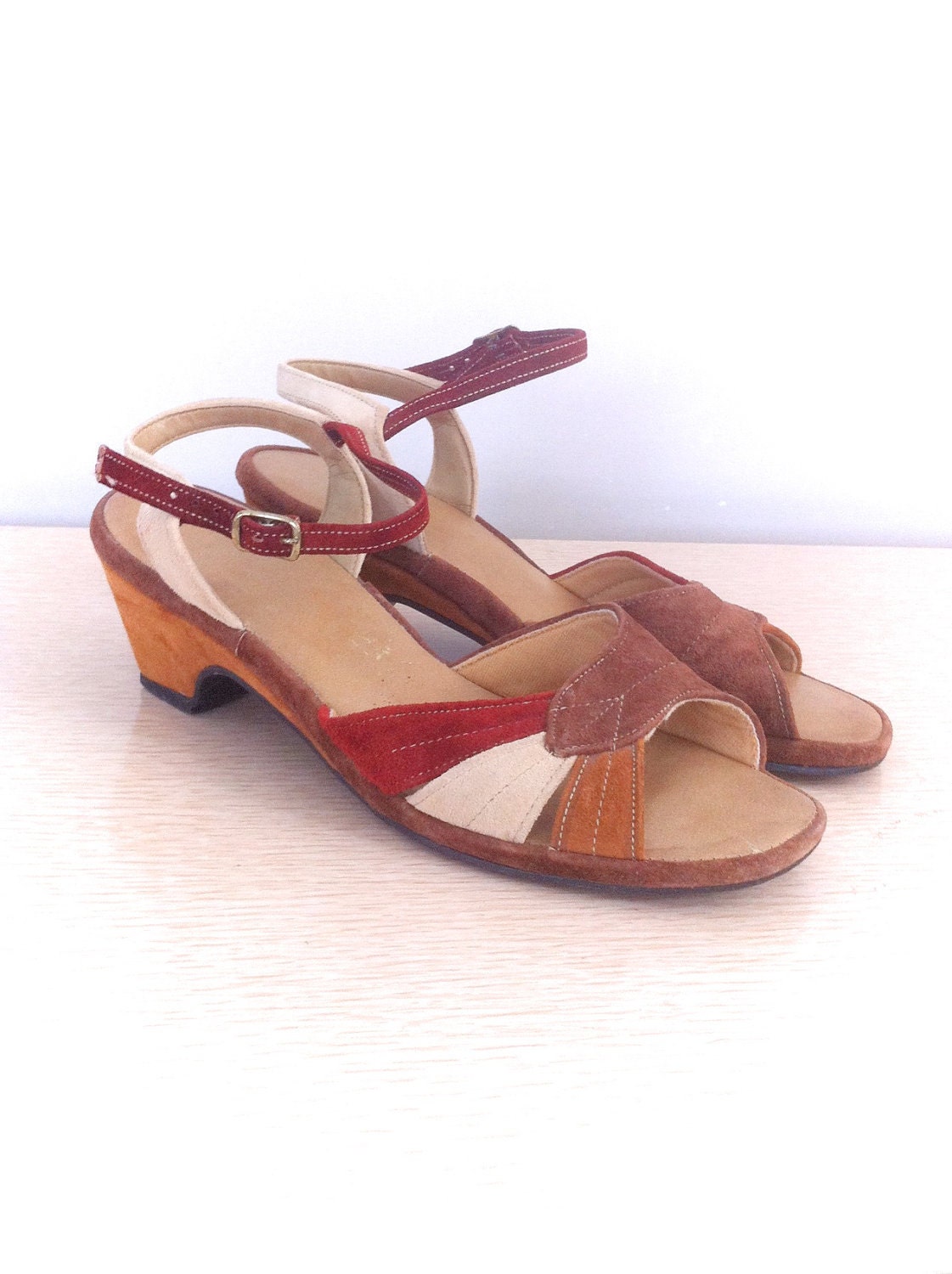 Vintage 1970s Shoes Suede Hush Puppies Shoes Low Heel Open Toe Sandals ...