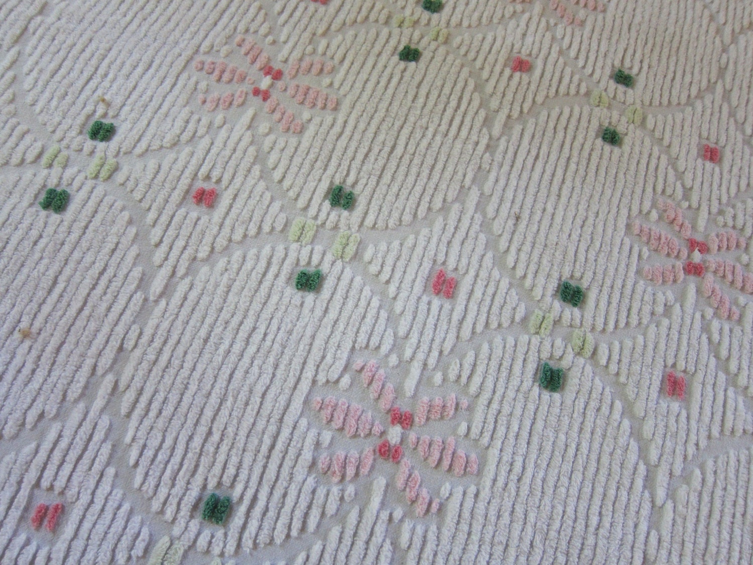 Chenille bedspread all over floral pattern