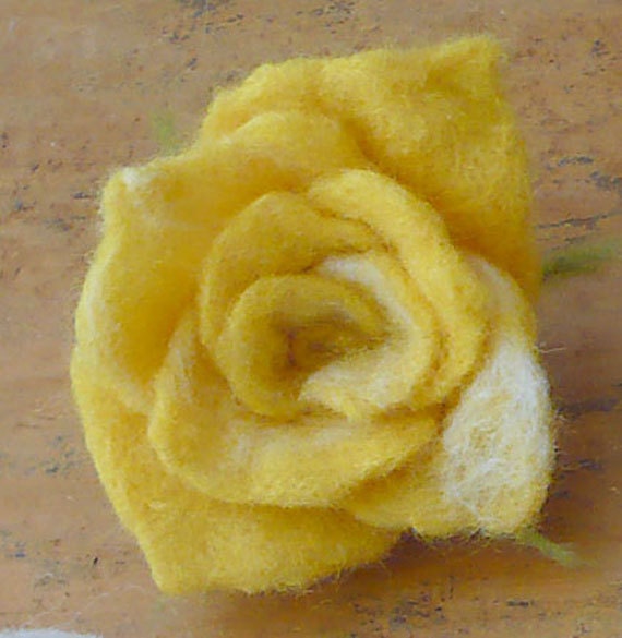 Felted yellow rose  flower brooch pin of fine merino wool - Dikristta
