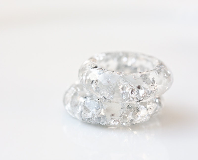 Resin Ring Silver Flakes Icicle Small Faceted Cocktail Ring Size 6 OOAK white minimalist jewelry rusteam