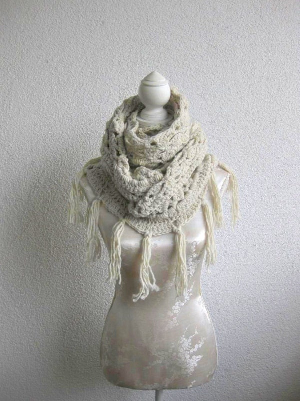 Triangle Shawl, Neckwarmer in Taupe, Ivory, Creme, Beige, Crochet Scarf, Junky Cowl, Neckwarmer, Trendy, Modern