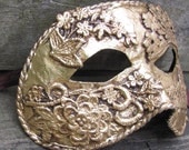 Venetian masquerade mask in ornate gold for a man, Theos