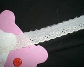 eyelet trim