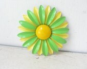 Flower Power... 1960's Green and Yellow Enameled Daisy Brooch