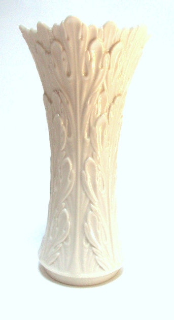 Vintage Lenox Porcelain Vase cr.1970 Woodland Pattern Estate   I Take CREDIT CARDS