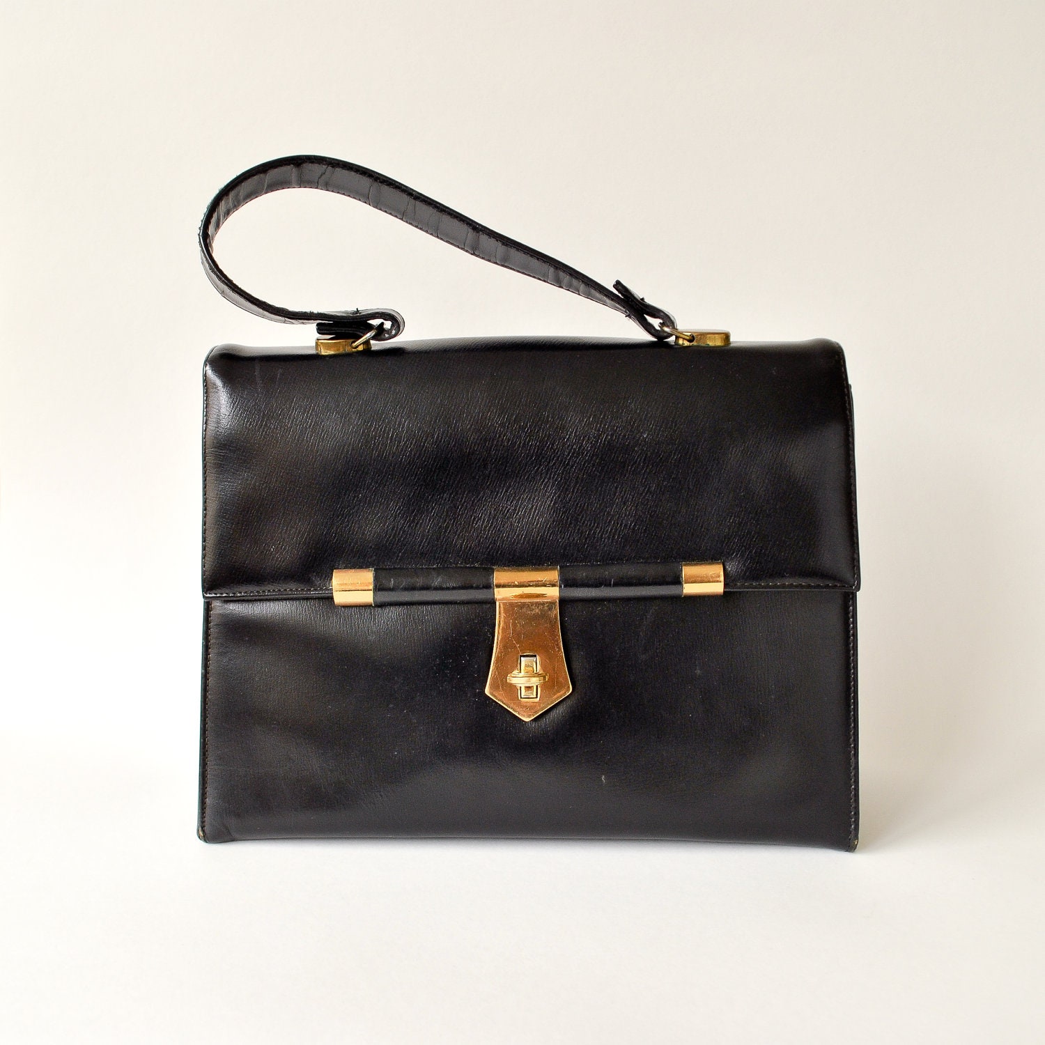 vintage handbag / 60s purse / black bag / mod / vinyl purse / large handbag / black and gold