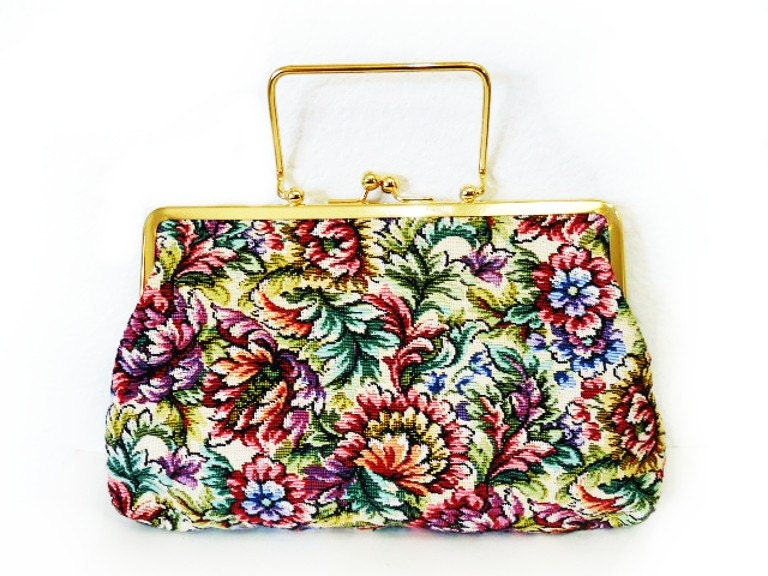 Vintage 1940's Purse Tapestry Floral Gold Filigree Frame Kiss Clasp Party purse