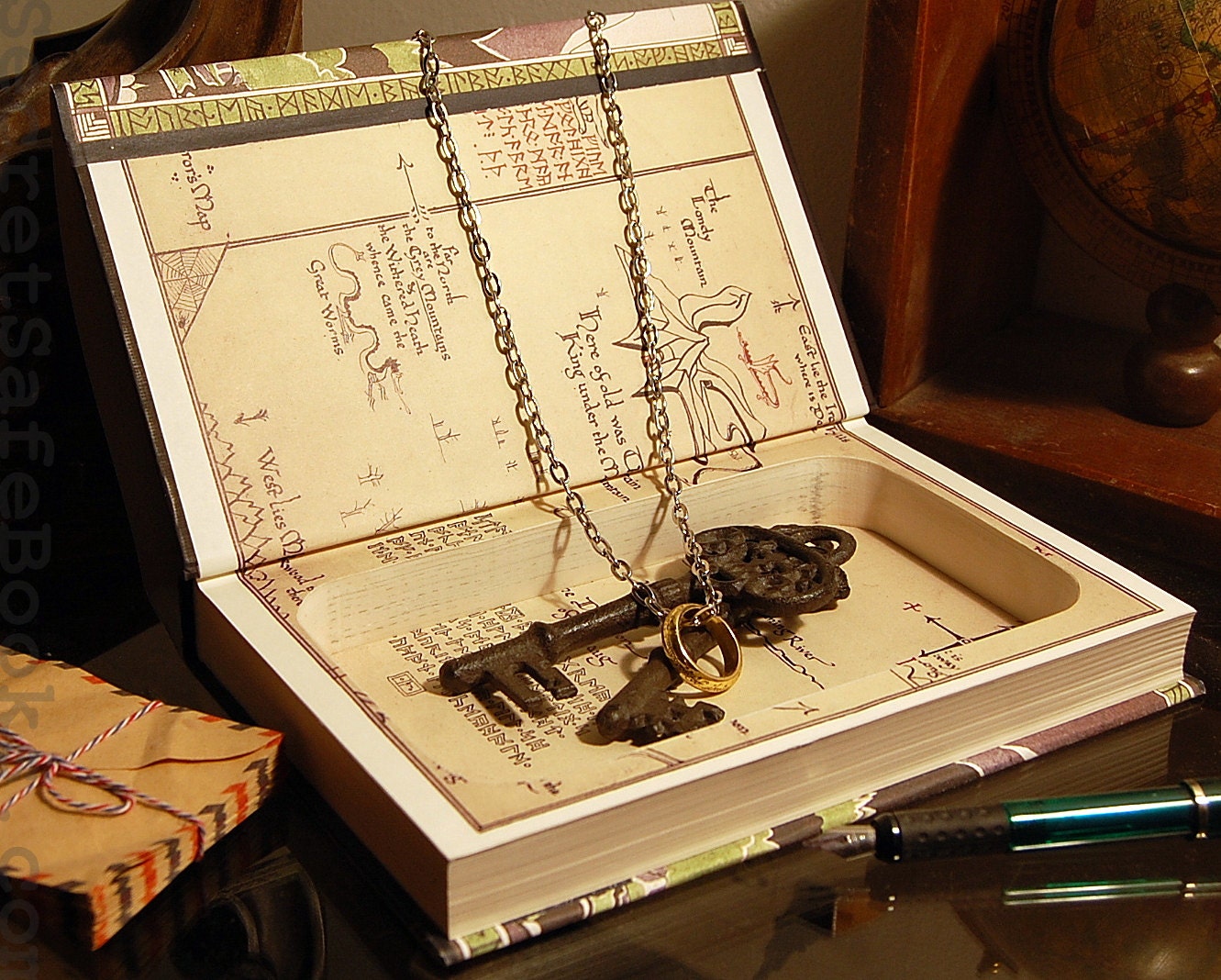 Hollow Book Safe (THE HOBBIT 75th Anniversary)