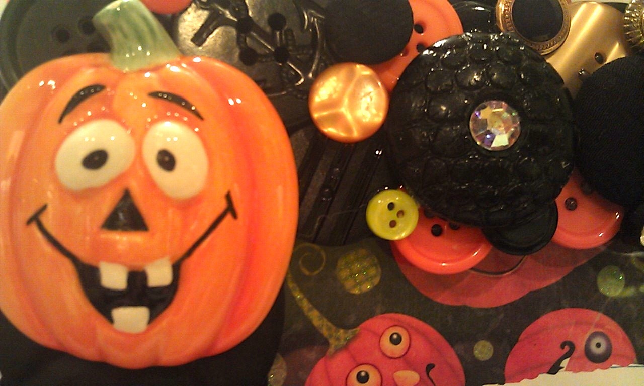 RESERVED For Melanie - Halloween Button Picture Frame in Orange, Black and Lime for 4"x6" Photo