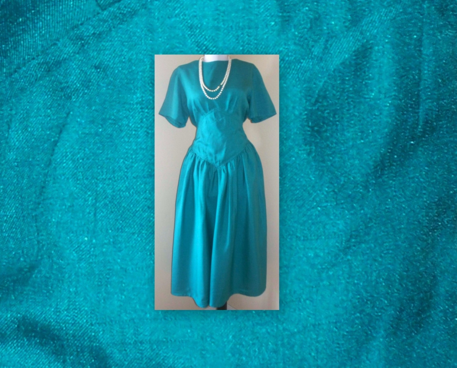 Kiss me through the phone  -  green 80s dress,  fitted waist, full skirt