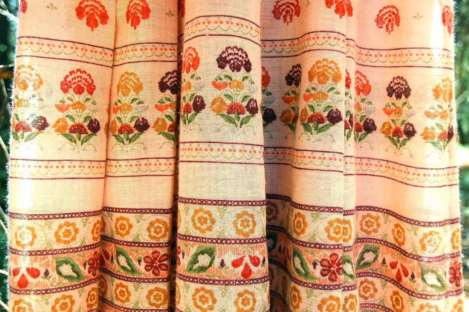 Boho Skirt... Gypsy Skirt... Eastern European Style... MORI GIRL (26 Inch Waist)
