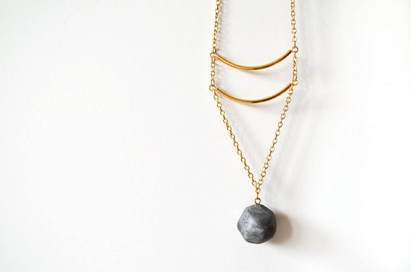 Shimmery Gray Geometric Facet Necklace in Gold - whitenest