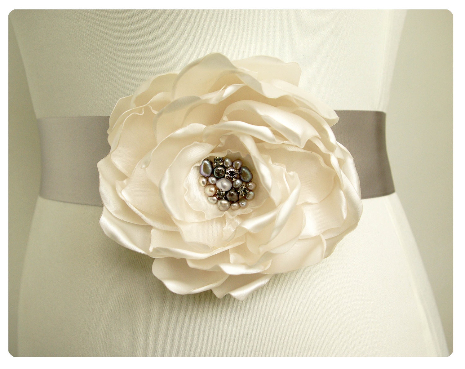 Fantastic Winter Wedding Bridal Sash Belt, Cabbage Rose Bridal Sash in Silver Gray, Flower Sash for Bride or Bridesmaid