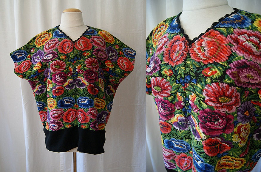 Wonderful vintage Mexican huipil hand loomed top with bright floral pattern - size XXL