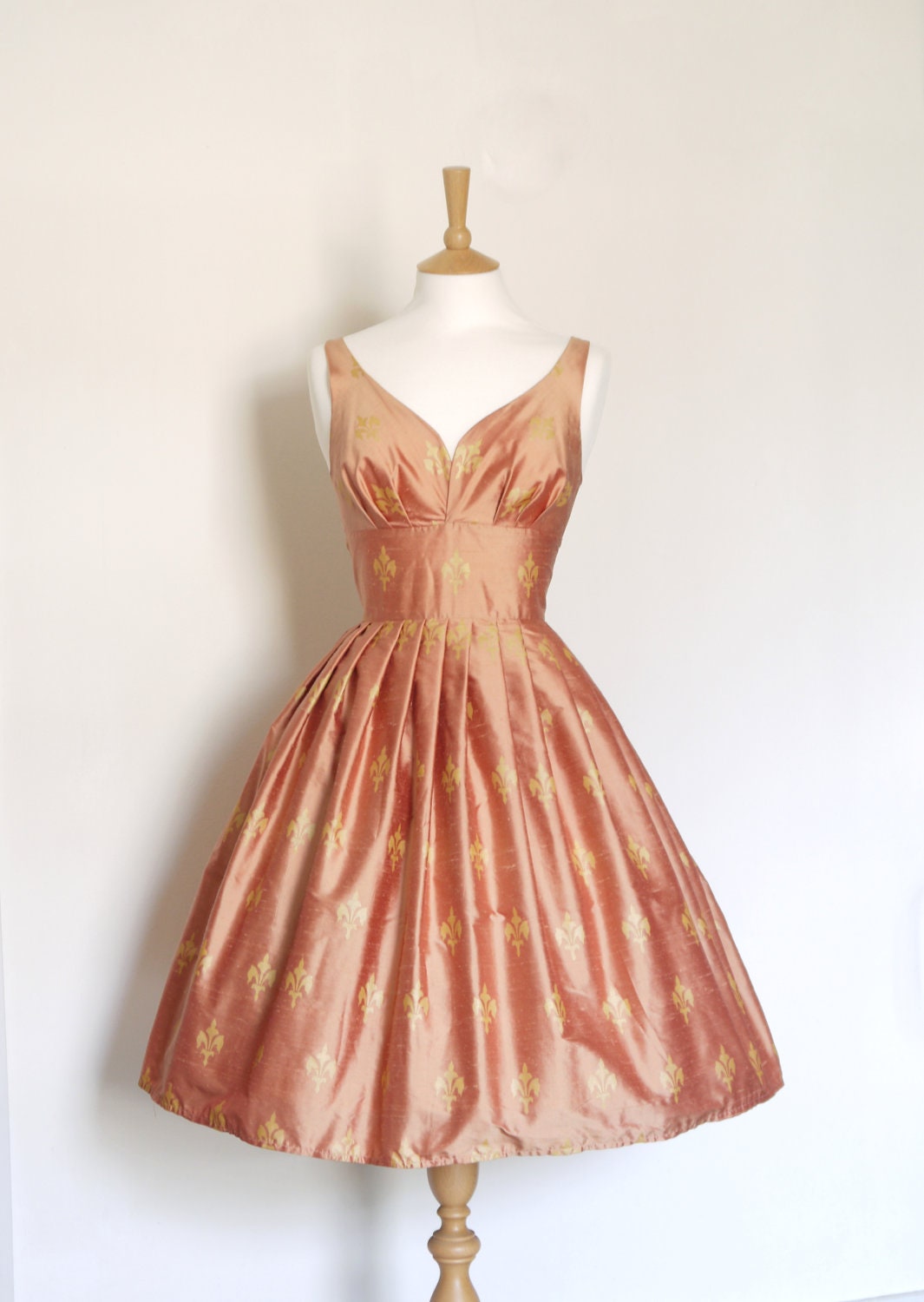 Size UK 12 (US 8-10) - Antique Pink and Gold Fleur de Lis Pure Silk Dupion Prom Dress - Made by Dig For Victory