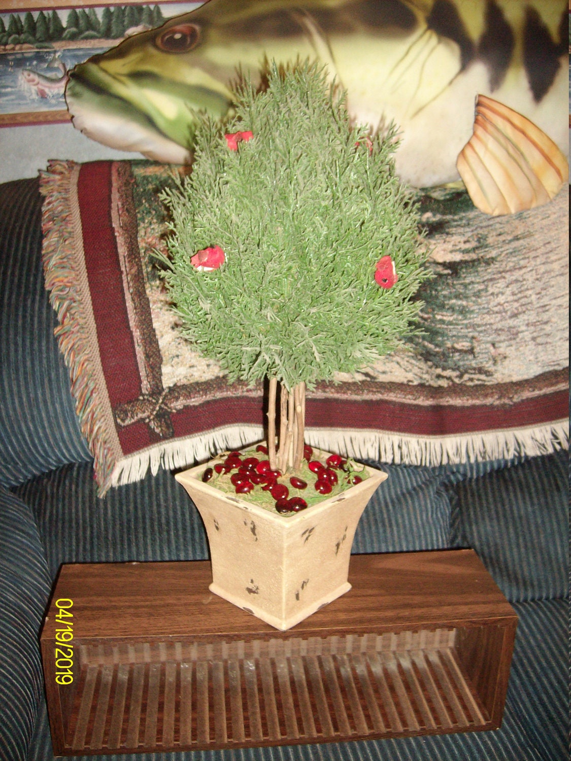 Free Shipping--Green Tree Topiary with Red Birds