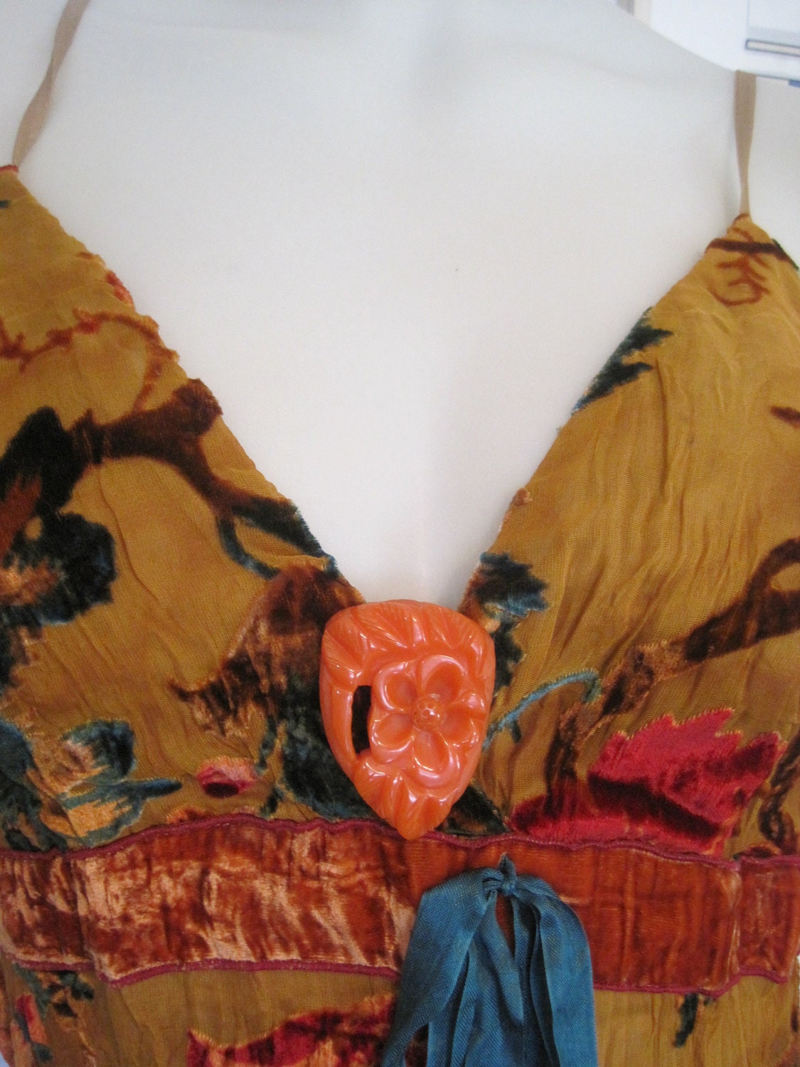 Vintage Bakelite Orange Flower Floral Dress Clip Floral Pendant Pin Brooch