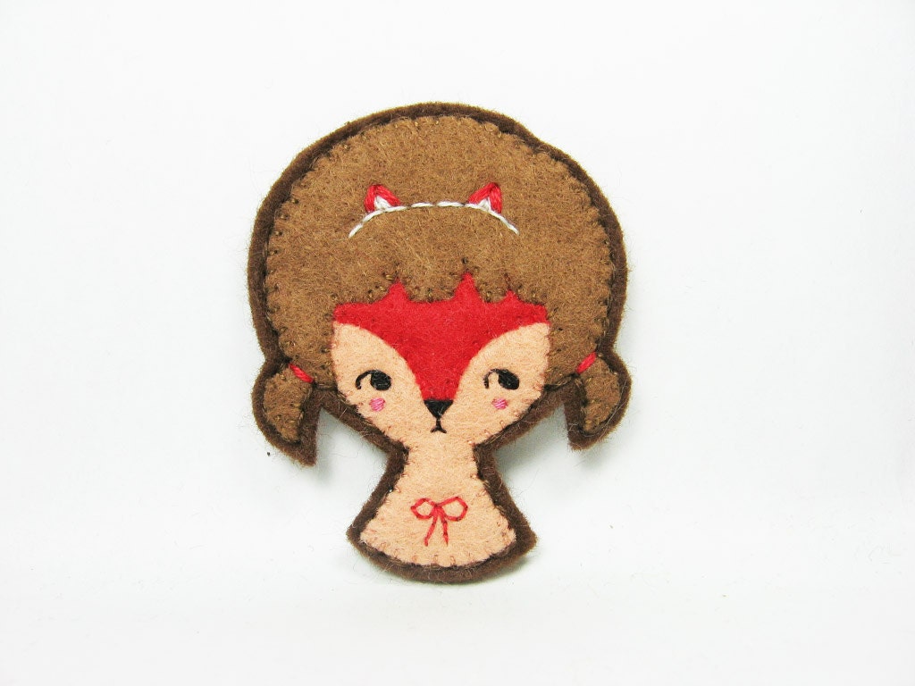 Fox face - imaginary girl felt pin