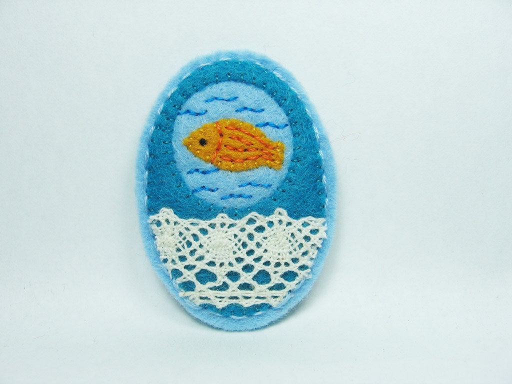 Lace mirage felt brooch