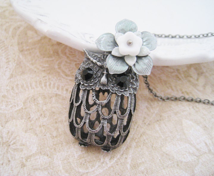 Lovely Antique Silver Owl Necklace