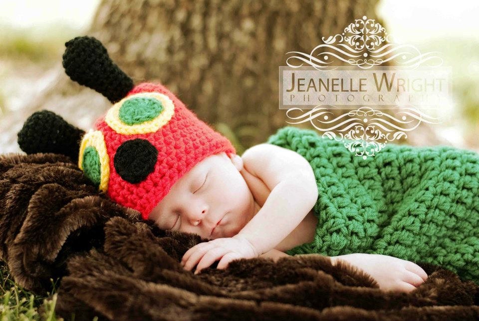Newborn Hungry Caterpillar crochet pattern pdf, twin or single, photo prop of gift