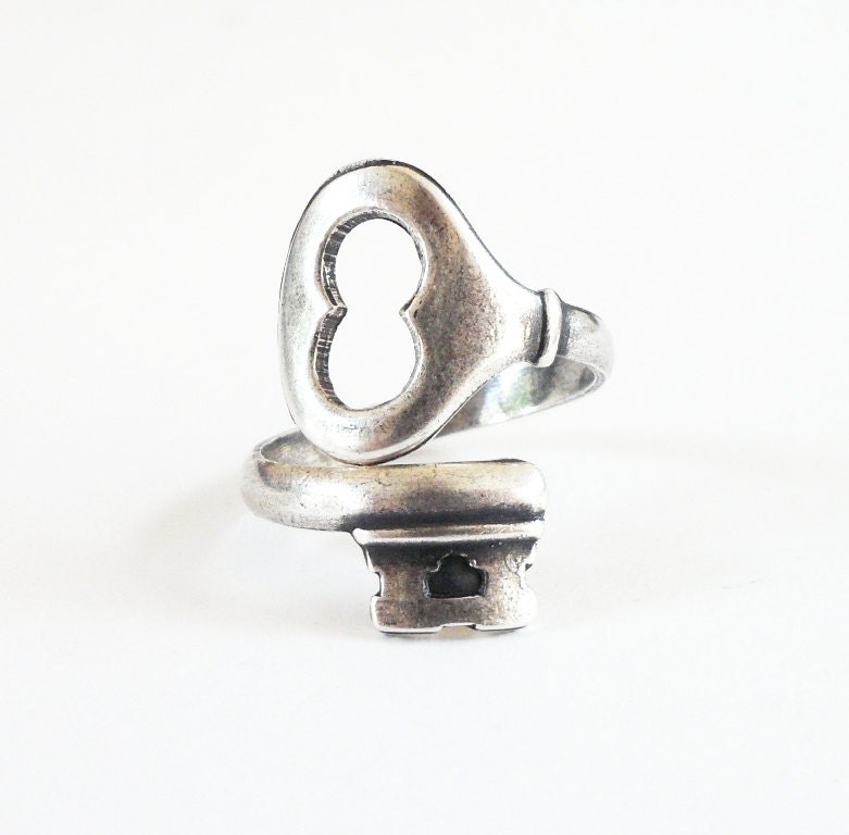 Steampunk Skeleton Key Ring- Infinity Key- Key To My Dreams- Sterling Silver Finish