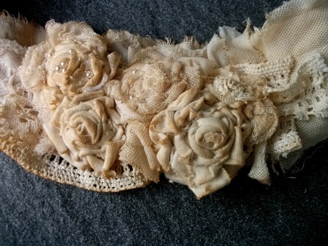 sash, wedding, bridal sash, jane austen,lace sash, bib, shabby chic, tie stayned,roses, victorian,vampire, accessoires, made to order