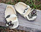 Toddler Shoes Celeste, Designer Fabric Sandi Henderson Secret Garden, Cream/ Green  Mary Jane Booties (Size 5-13)