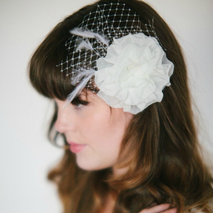 Soft Ivory Flower Fascinator