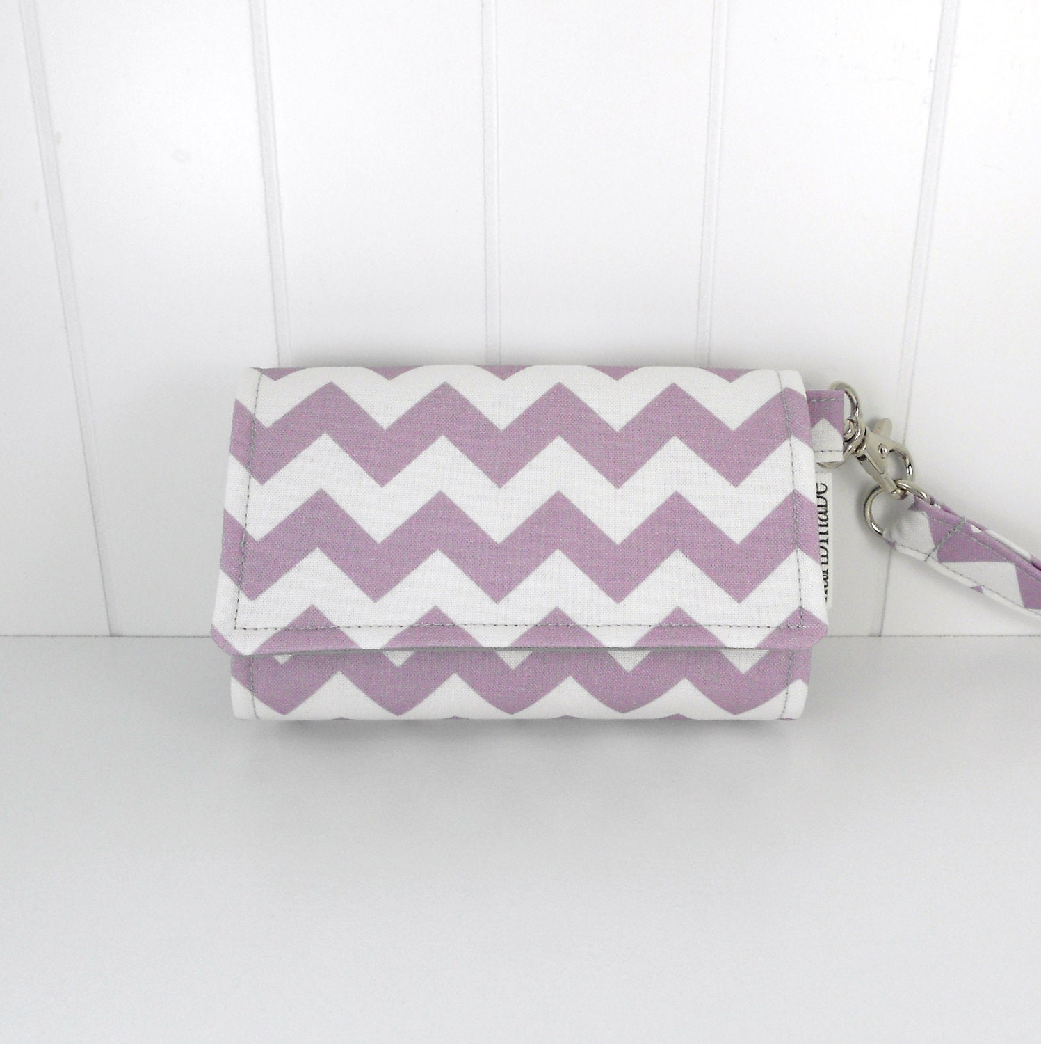 The Errand Runner - Cell Phone Wallet - Wristlet - for iPhone/Android - Chevron in Rhapsody/Gray