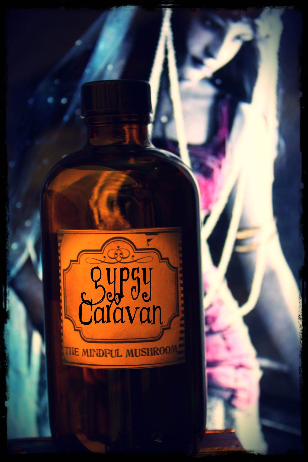 GYPSY CARAVAN-Hand Blended Artisan Oil-1ML Sample Vial- (primary notes: ginger, nutmeg, bergamot, amber, allspice, sandalwood)