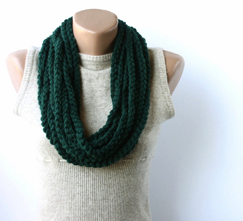 Green infinity scarf Chain fall fashion - Crochet wool autumn accessories