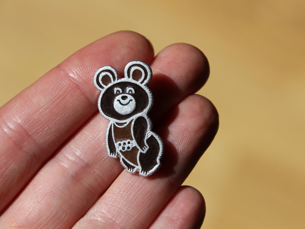 Russian metal pin MISHA, mascot bear from Olympic Games Moscow 1980