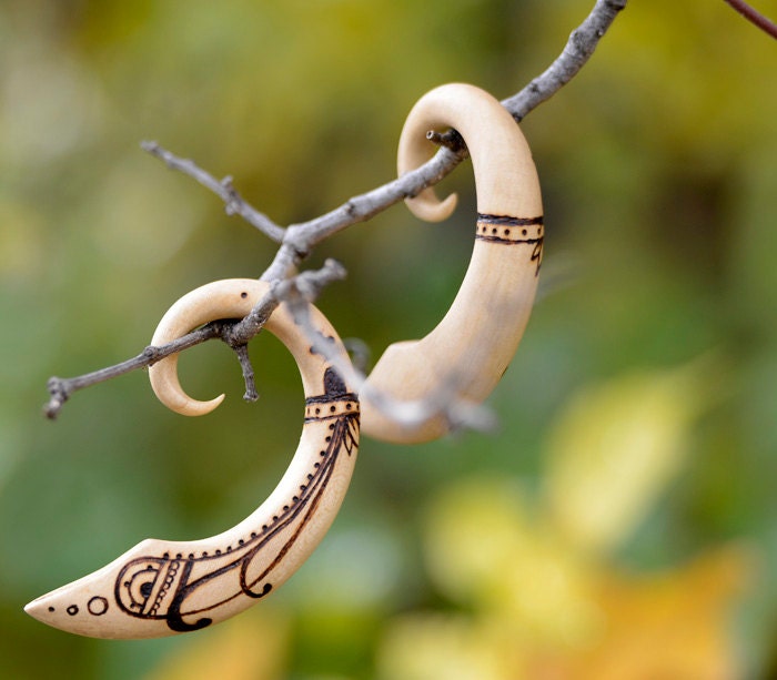 0g (8mm) Organic Wood Gauged Earrings / Plugs -desert sun horns-