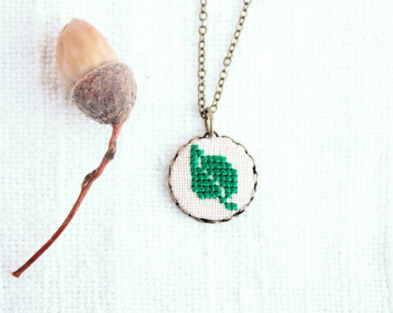 Woodland necklace with hand embroidered leaf in bronze 40b